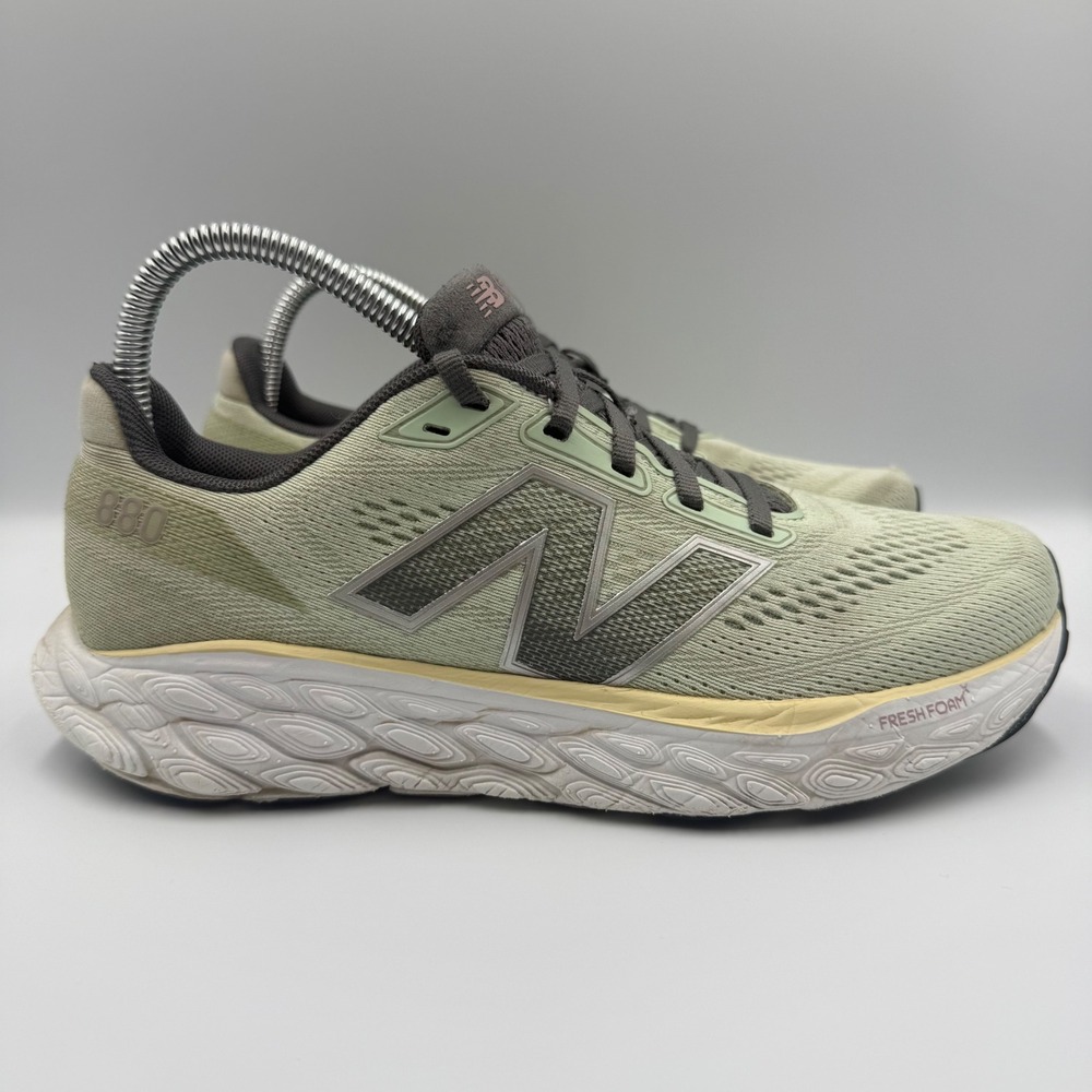New Balance Fresh Foam 880 Women Size 7.5 Sage Green Grey Running Shoes Sneakers